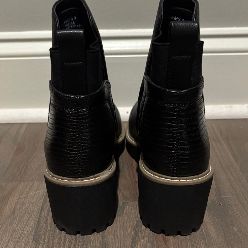 DV by Dolce Vita Black Ankle Booties - Picture 3 of 4